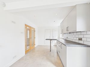 Kitchen- click for photo gallery